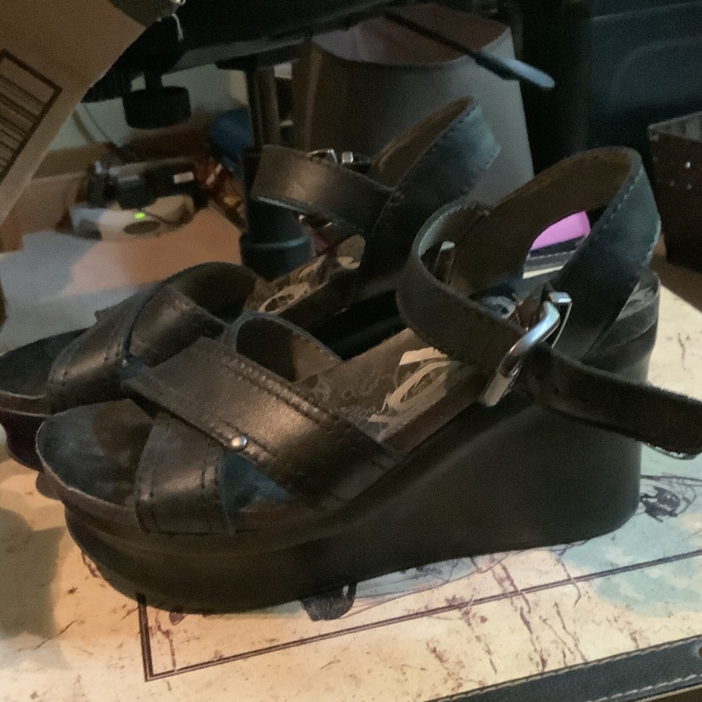 OTBT Black Leather Wedge Sandals